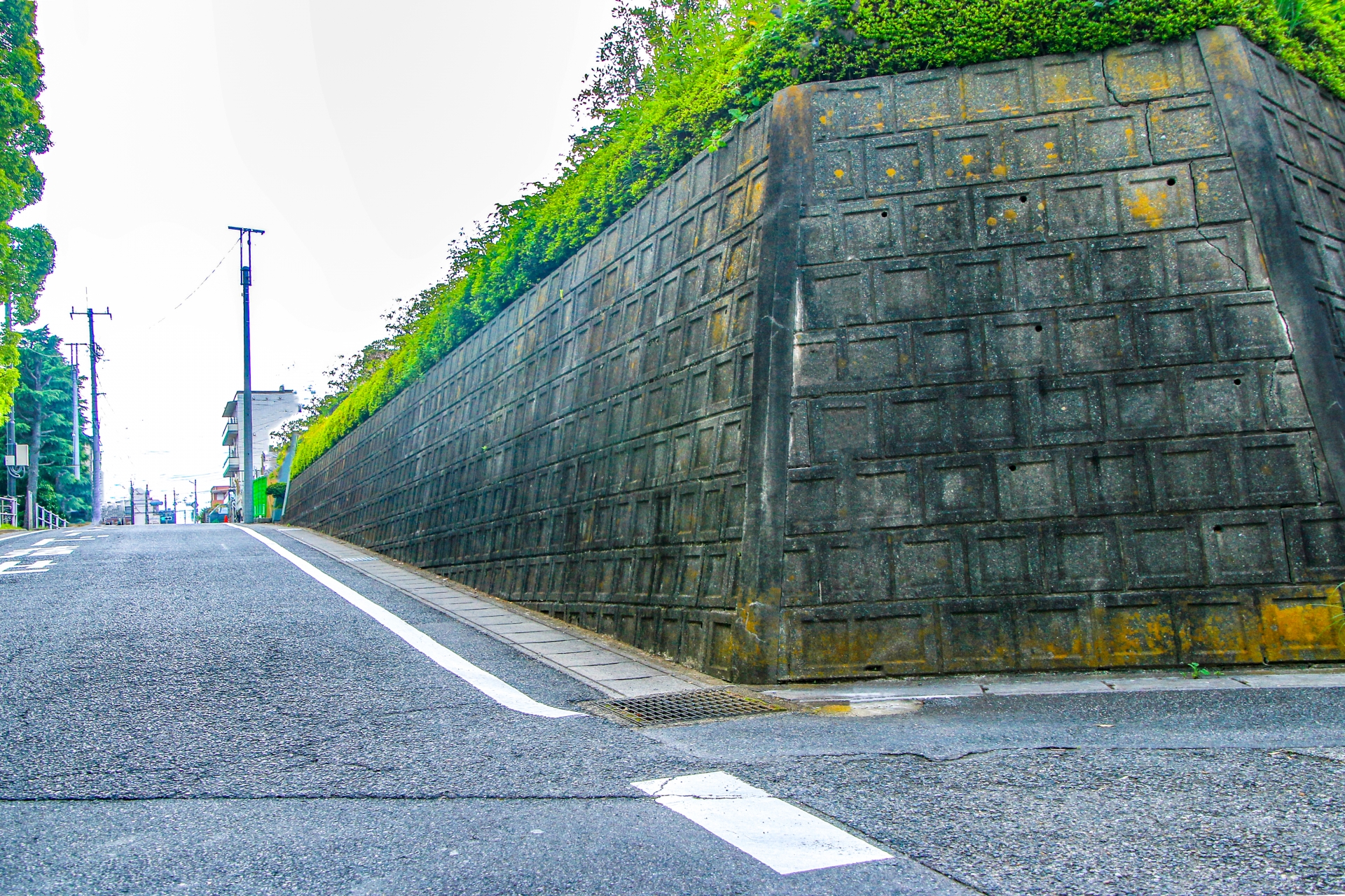 「擁壁」がある土地で、注意しておくべきポイントとは？