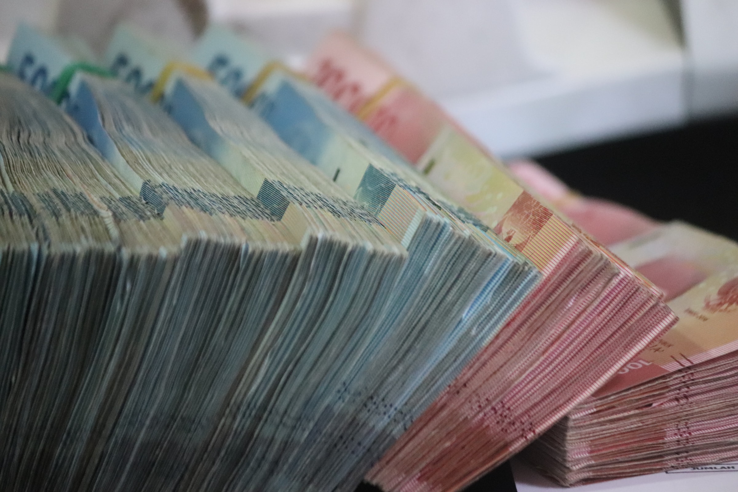 住宅ローンの審査金利とは？家の質を高める資金繰りについて